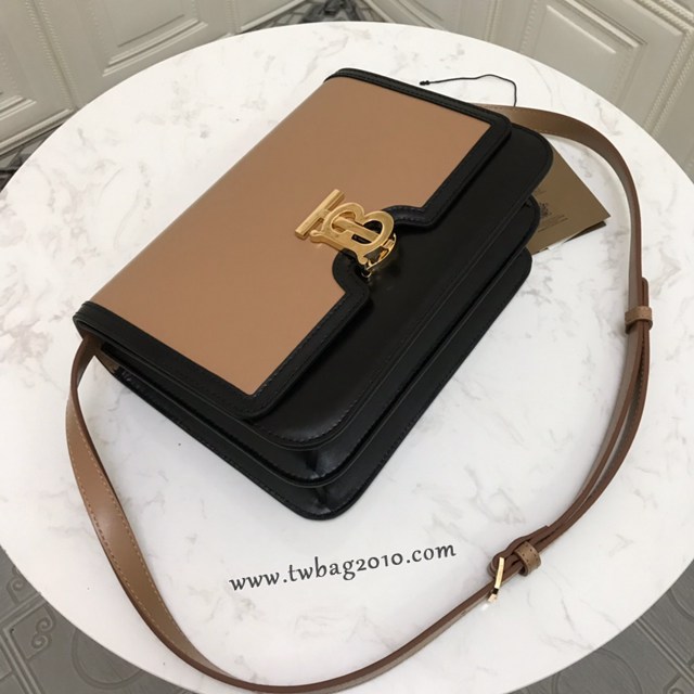 Burberry專門店新款中號TB專屬標識皮革鎖扣包 巴寶莉經典爆款皮革單肩斜背女包 yxb1368
